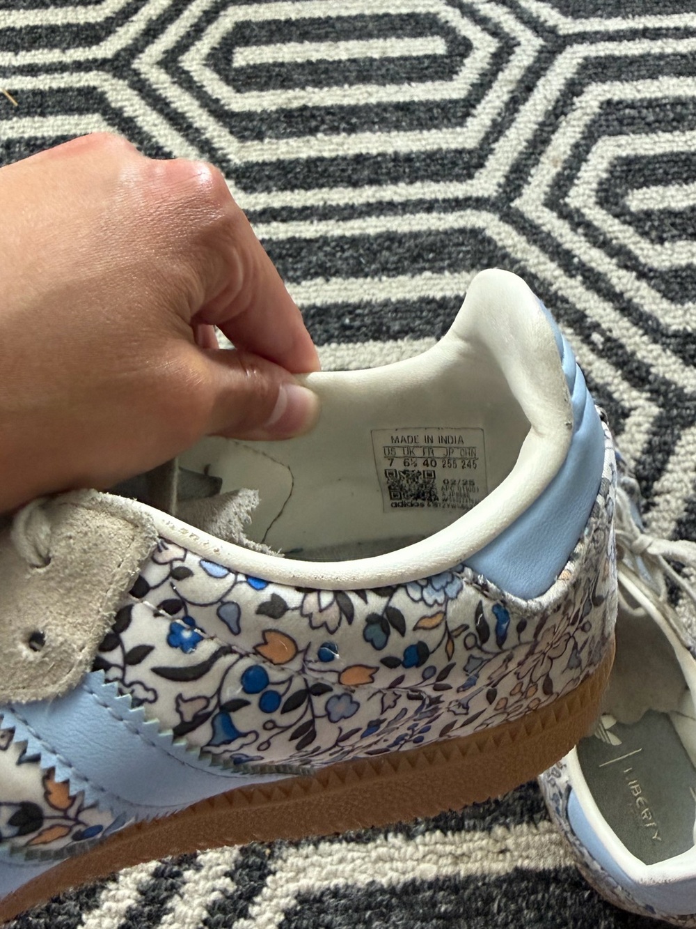 adidas Women's Beige and Light Blue Floral Sneakers Liberty Collab SZ 7 - Picture 7 of 9